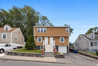 Building Photo - 316 Vane St