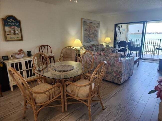 Foto del edificio - 6287 Bahia Del Mar Cir N