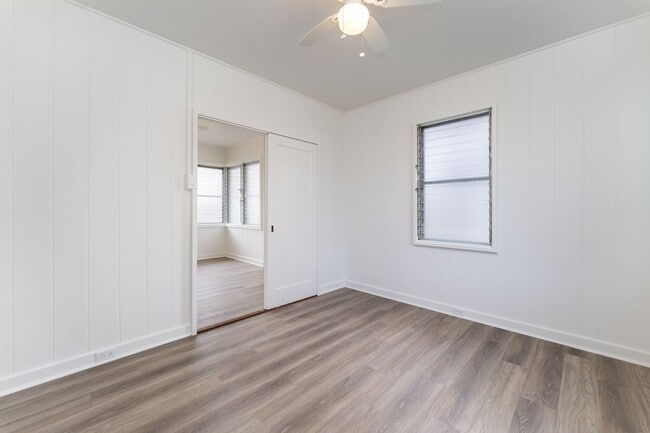 Photo - 1 BED 1 BATH with 1 parking, MCCully area House