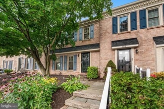 Building Photo - 705 Shippen Dr