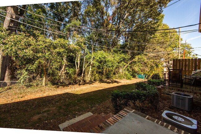 Foto del edificio - Charming 2BD/1BA Townhouse at Cotswold!