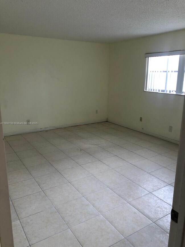 Foto del edificio - 500 NE 2nd St