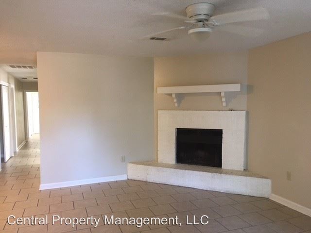 Foto del edificio - 14911 Central Woods Ave
