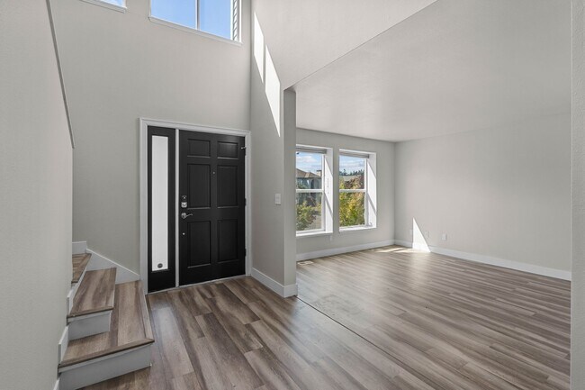 Building Photo - Spacious Corner Lot Retreat in the Heart o...