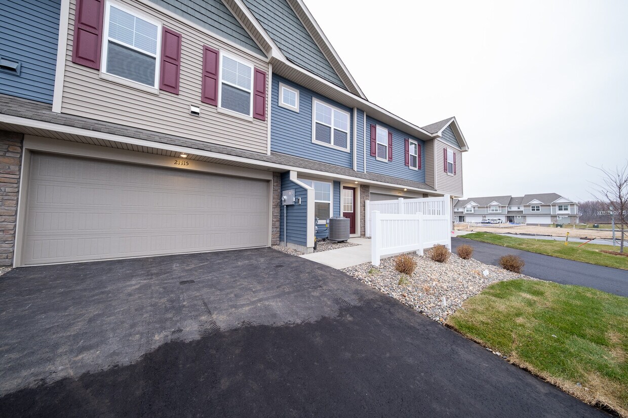 Primary Photo - 21715 Denton Ave