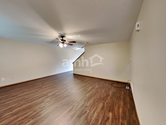 Foto del edificio - 378 Millett Dr