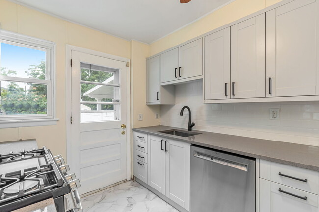 Kitchen - 241 Windsor Ave