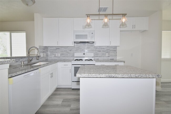 Foto del edificio - 6145 Settlers Square Ln