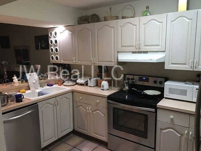 Foto del edificio - 15450 SW 143rd Ave