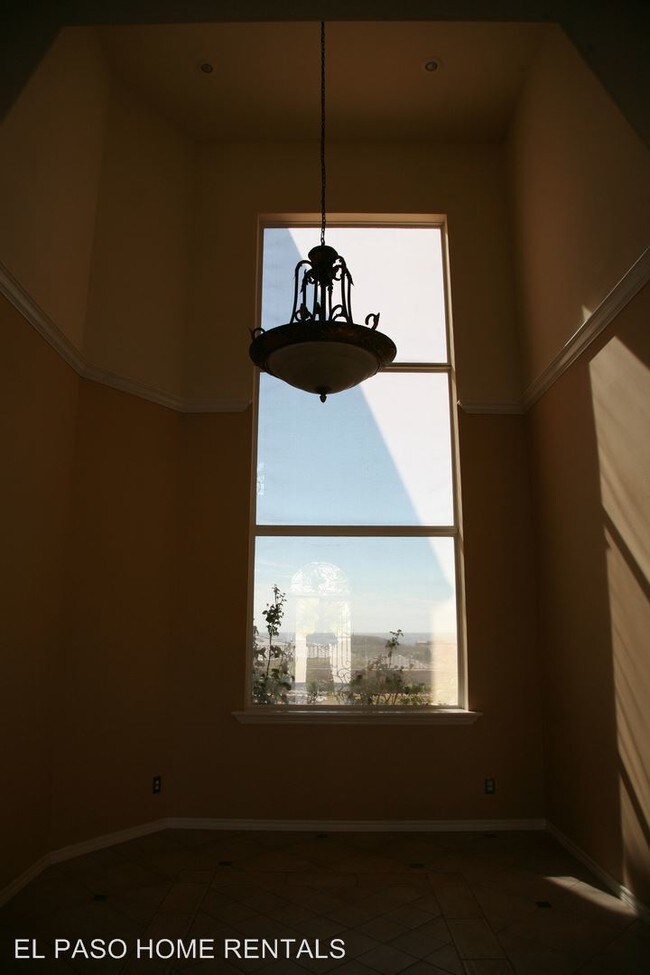 Building Photo - 4 br, 4 bath Apartment - 6476 Calle Del Sol