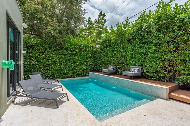 Foto del edificio - 4675 NE 2nd Ave