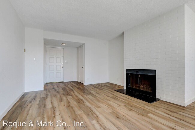 Foto del edificio - 2 br, 2 bath Apartment - 1306 Armacost Ave...