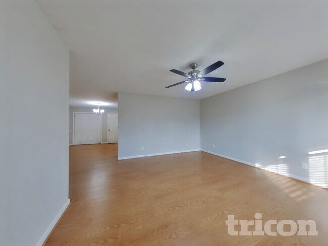 Foto del edificio - 712 Paige Ct