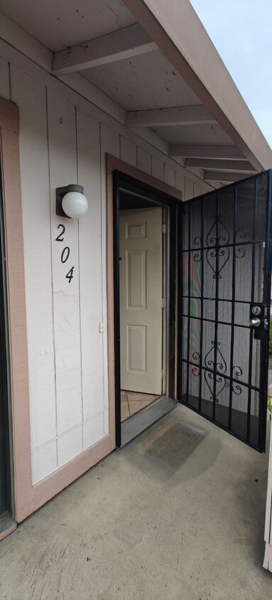 Primary Photo - Excellent Location - Hayward 2 beds 2 bath...