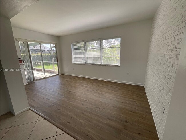 Foto del edificio - 4343 NW 113th Terrace