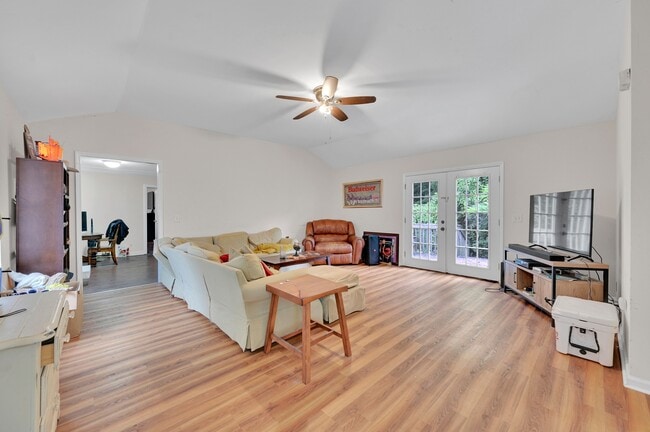 Photo - 404 S Ash St (Greenville, NC) House