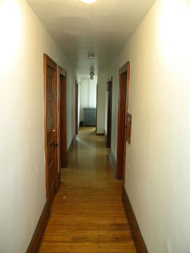 Building Photo - 414-8TH