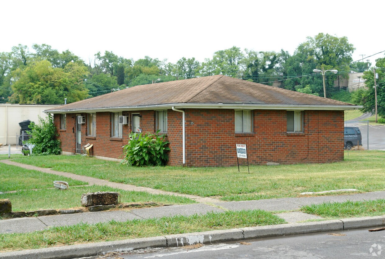 Primary Photo - 25 Hart St