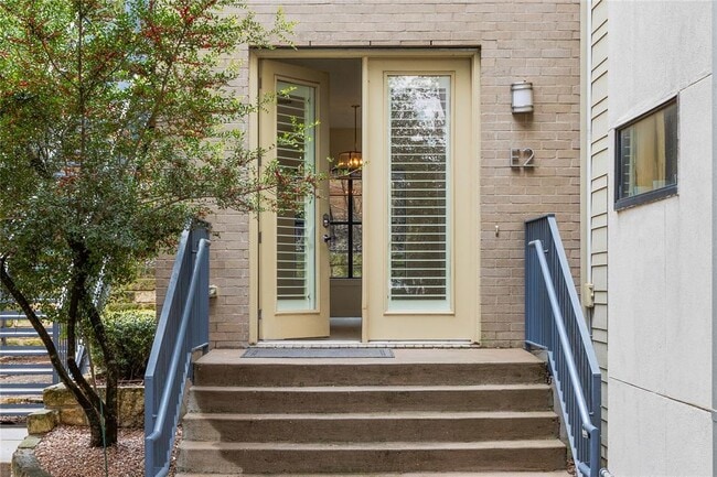 Building Photo - 707 Cardinal Ln