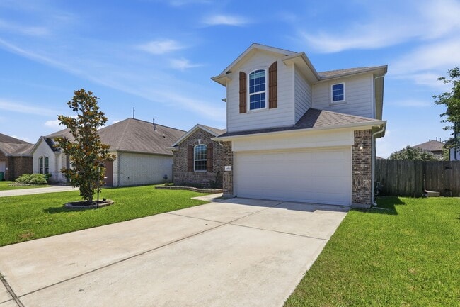 Building Photo - 4522 Cres Lake Cir