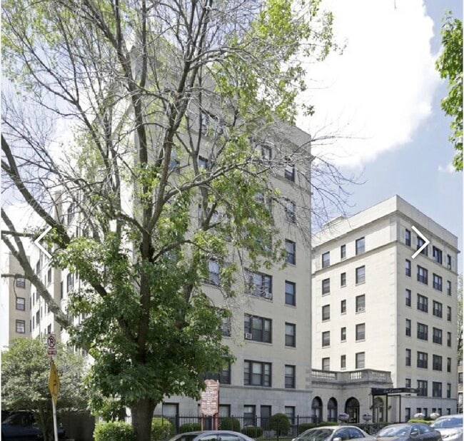 Foto del edificio - 5480 S Cornell Ave