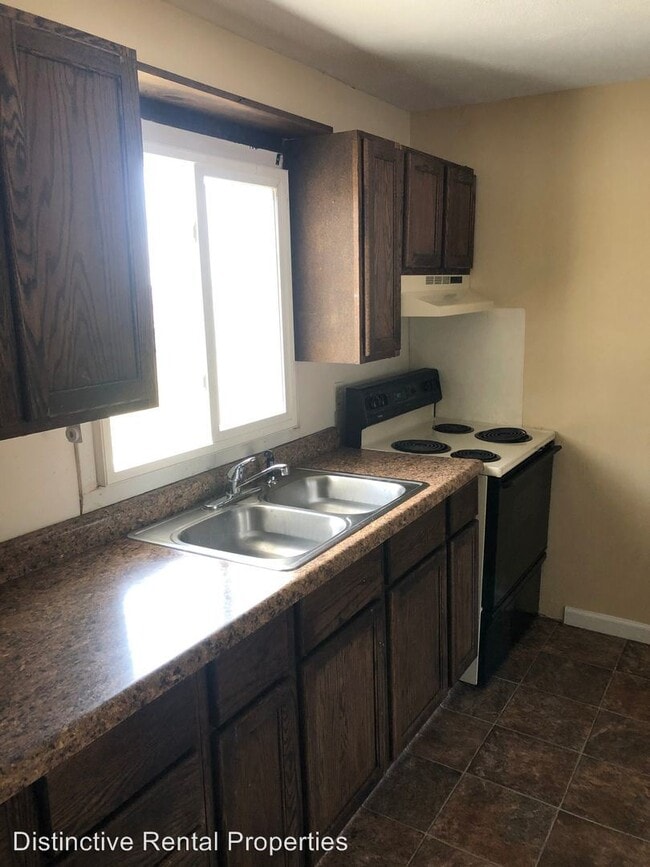 Building Photo - 2 br, 1 bath House - 5614 US 52 S