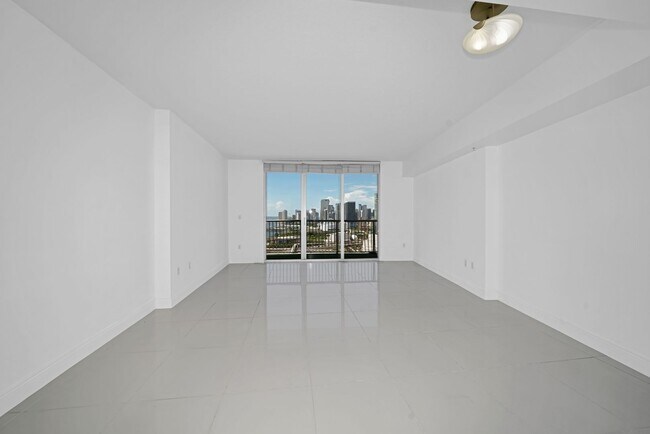 Foto del edificio - Beautiful studio at Opera Tower located on...