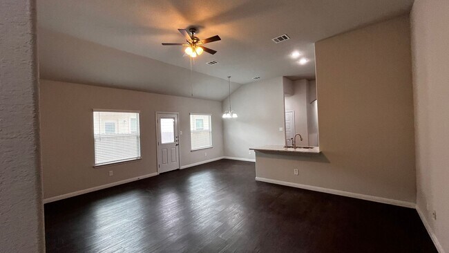 Foto del edificio - "Modern 3-Bed, 2-Bath Duplex Near Stevens ...