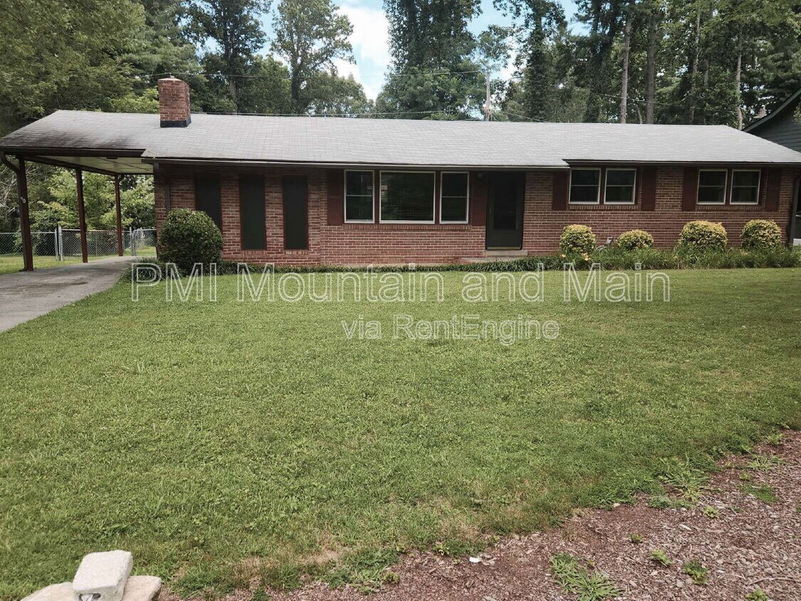Foto principal - 317 N Hillandale Dr