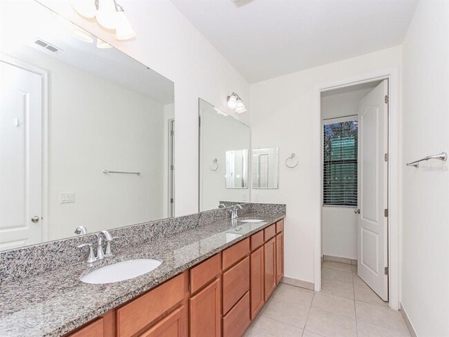 Foto del edificio - 10070 Eagle Creek Center Blvd