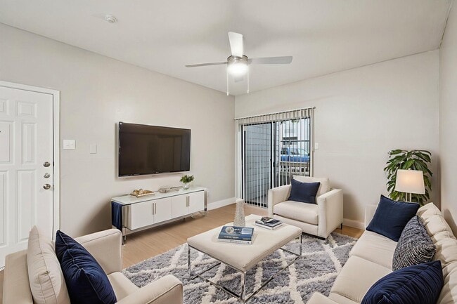 Building Photo - Foxborough Apartments