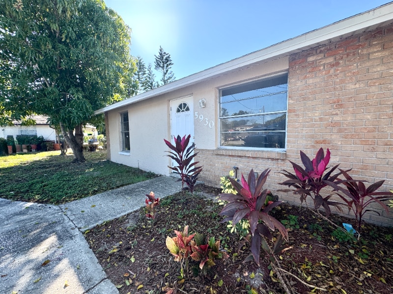 Photo - 5928-5930 13th St Ct E (Bradenton, FL)