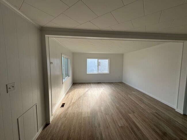 Foto del edificio - Large Home in Newport!