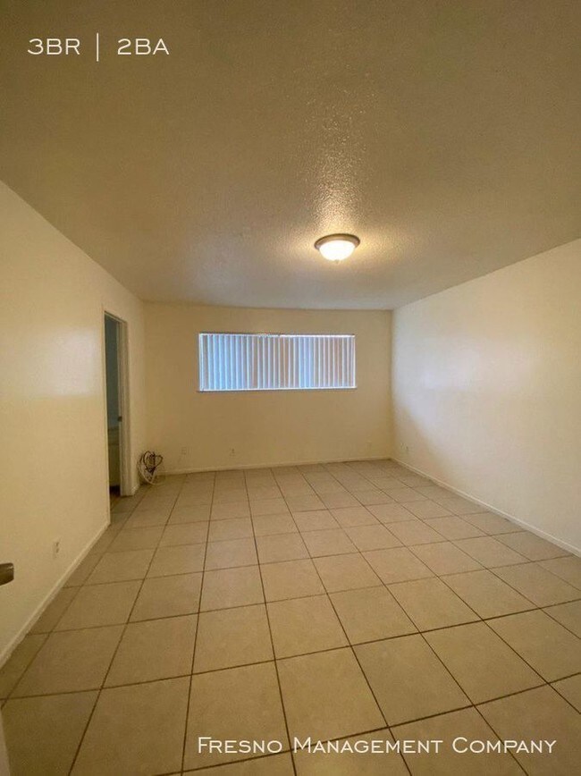 Foto del edificio - 1115 W Simpson Ave