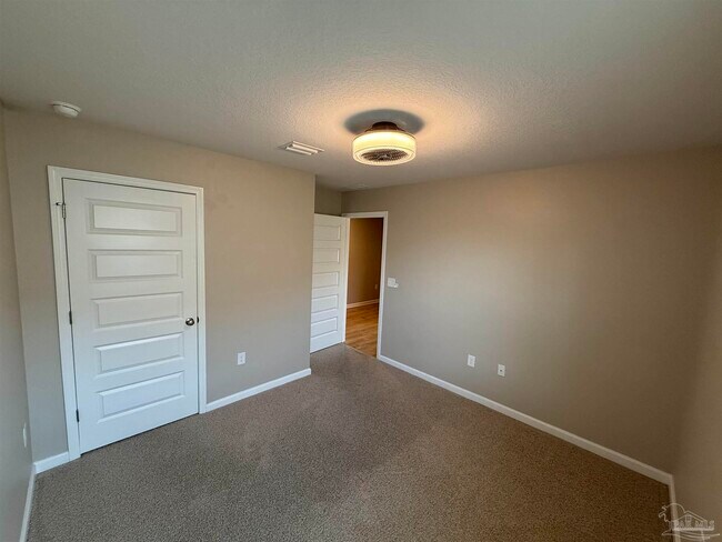Foto del edificio - 4041 Whitetail Ln