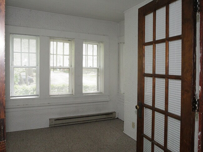 Building Photo - 808 W Nevada St