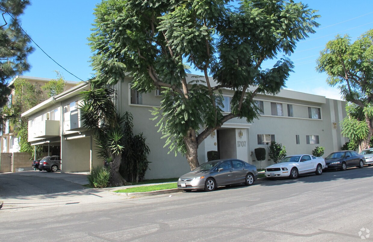 Foto del edificio - 1707 Brockton Ave