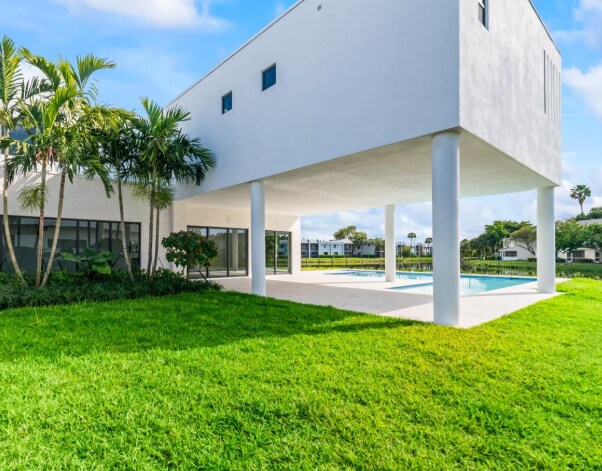 Foto del edificio - 16680 Botaniko Dr N