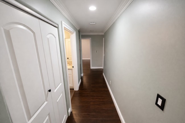 Foto del edificio - North Hollywood 4BR/3BA Home with Gated Entry and Private Yard