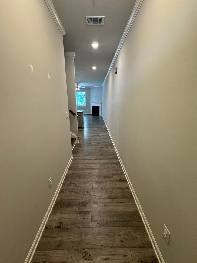 Building Photo - Modern 3/2.5 Townhome in Woodstock- $2,350...