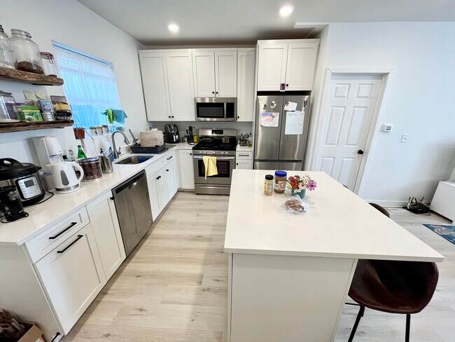 1st floor - 1625 N Philip St