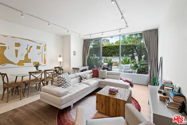 Foto del edificio - 17368 Sunset Blvd