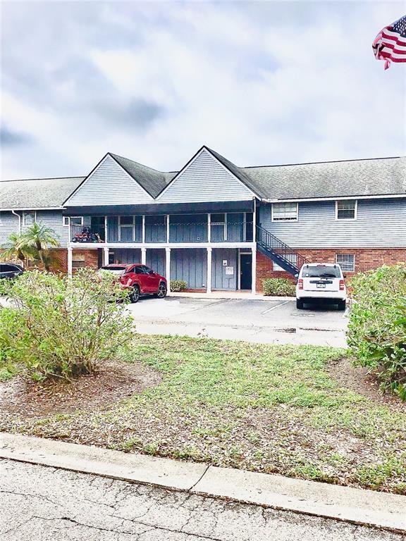 Primary Photo - 200 Country Club Dr