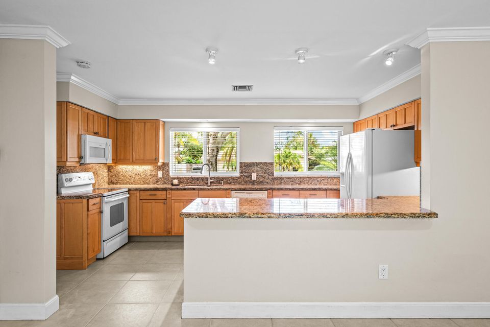 Primary Photo - 1260 SW 9th St