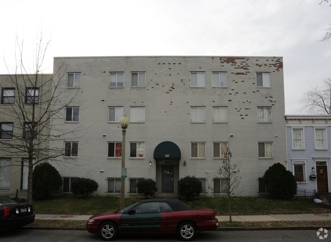 Building Photo - 1317 K St SE