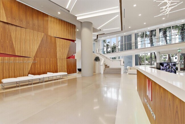 Foto del edificio - 601 NE 27th St