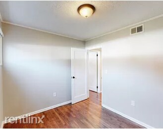Building Photo - 3 br, 1 bath House - 76 Montague Cir