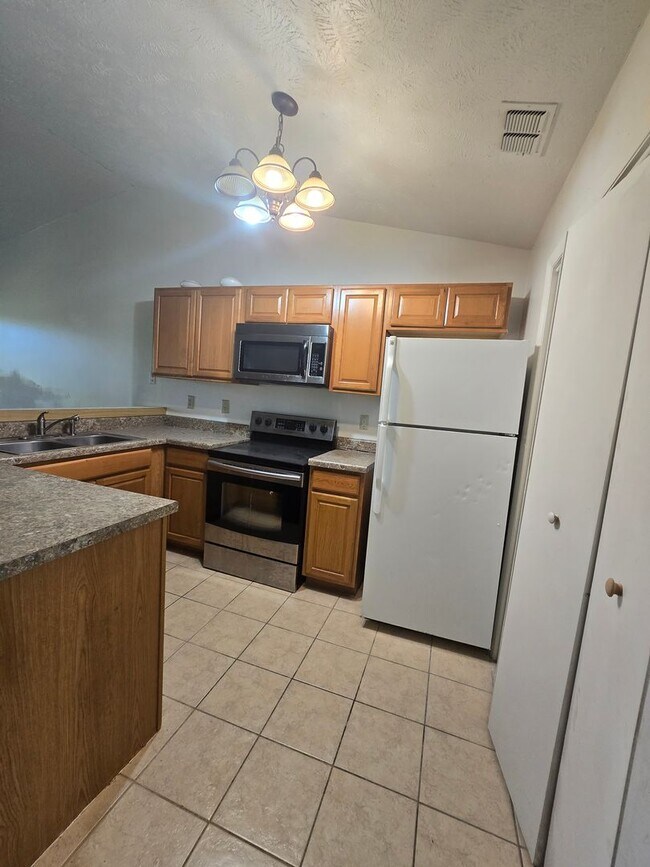 Foto del edificio - 1018 Wood Creek Dr