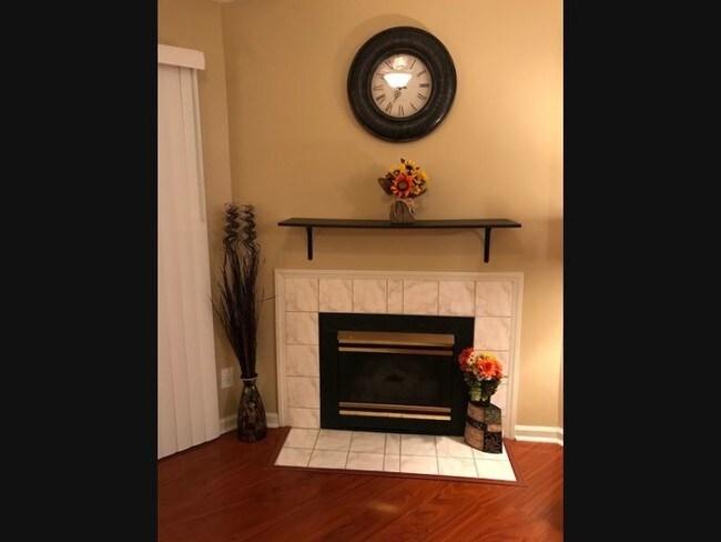 Building Photo - 106 Breezewood Dr