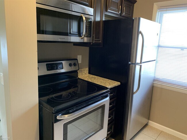 Foto del edificio - 3 br, 2 bath House - 3323 Ravena Avenue